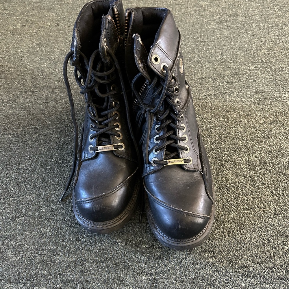 Women’s Harley Davidson riding boots. Gently used. Nicely broken in.
